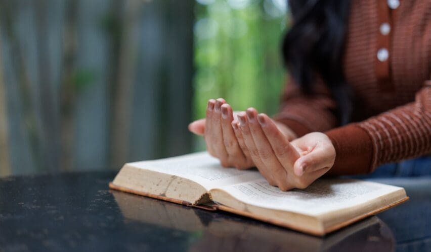 The Ancient Art of Sacred Reading That Turns Words into Living Prayer